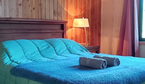 Room, Partial Lake View