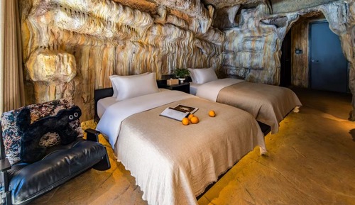 Signature Twin Room, Balcony, Mountain View