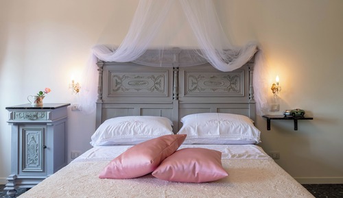 VINTAGE ROSE DELUXE ROOM GARDEN VIEW