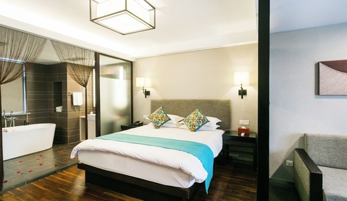 Senior Studio Suite