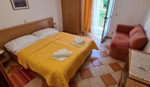 Apartment (Apartment 12)