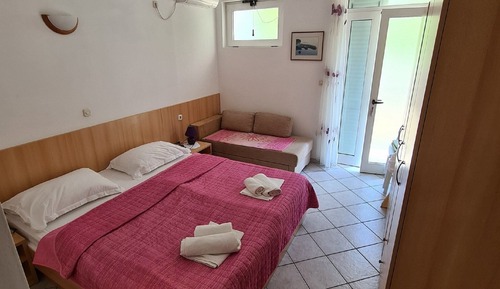 Apartment (Apartment 9)