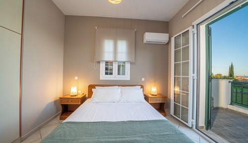 Superior Apartment, Courtyard View