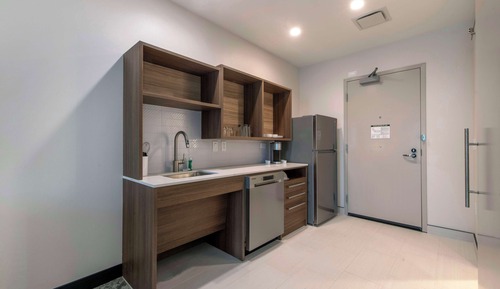 Studio Suite, 1 King Bed, Accessible (Roll-In Shower)