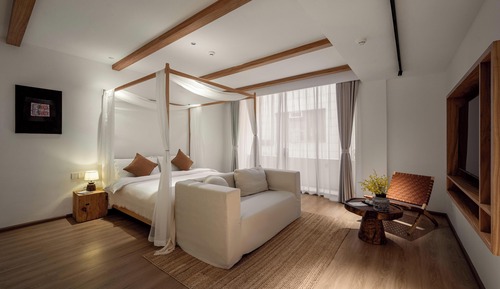 Premier Double Room, Balcony, Courtyard View