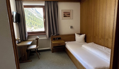 Basic Single Room