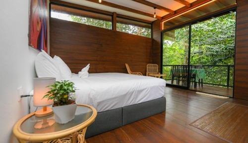 Romantic Cabin, River View