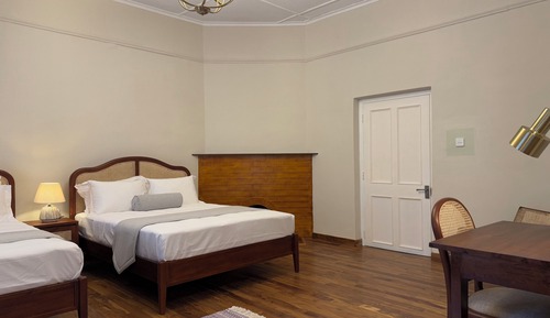 Standard Suite, Courtyard View