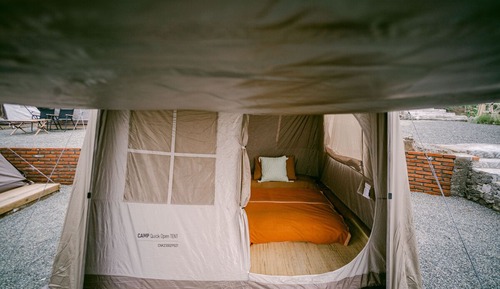 Standard Tent, Patio, Mountain View