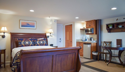 Luxury Studio Suite, Patio, Ocean View (611)