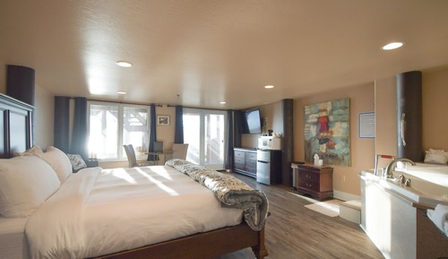 Luxury Studio Suite, Hot Tub, Ocean View (609)