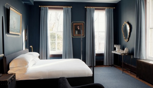 Suite, 1 King Bed, Courtyard View