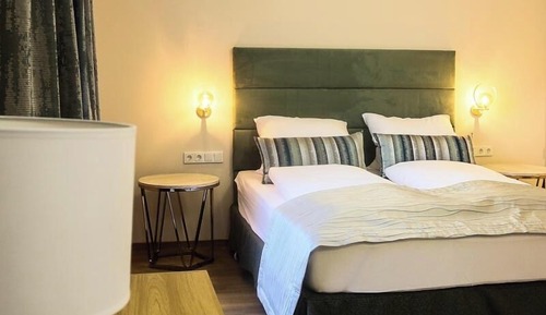 Deluxe Double Room Single Use, 1 King Bed