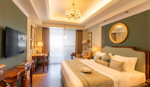 Junior Suite with Balcony B Wing