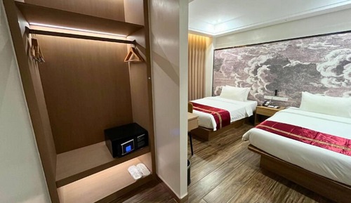 Superior Twin Room, Balcony, City View