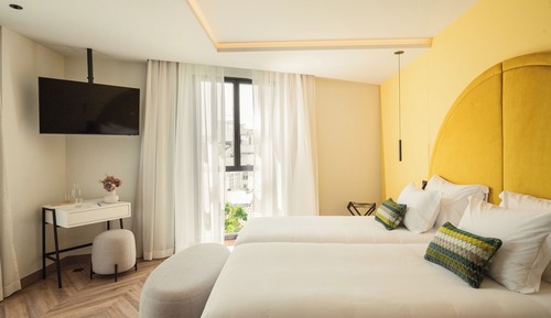 Superior Twin Room, City View