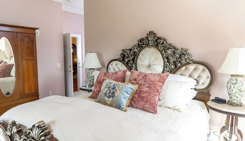 The Queen's Suite