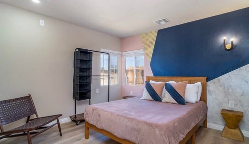 House (2 Bedrooms)