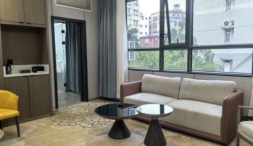 Comfort Suite, City View