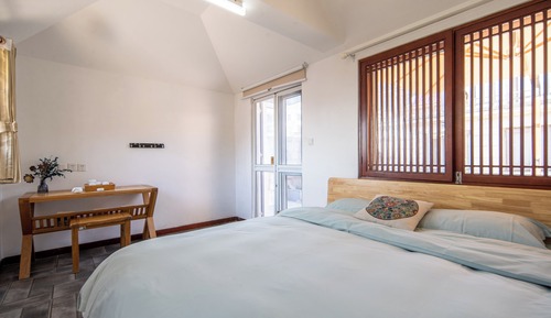 Economy Suite, 2 Bedrooms, Non Smoking, Mountain View