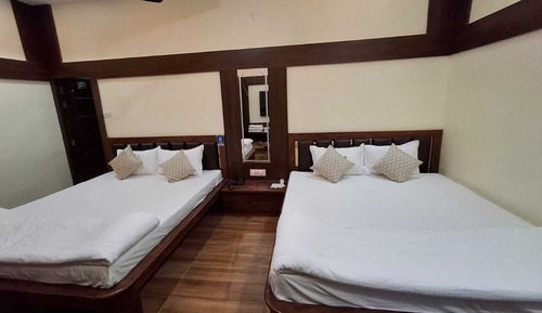 Family Studio Suite, City View