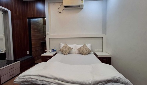 Deluxe Double Room, City View