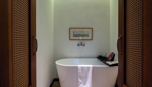 Classic Double Room, Refrigerator, Hill View