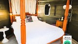 Comfort Room, 1 Queen Bed, Non Smoking, Garden View