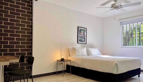 Apartment (103)
