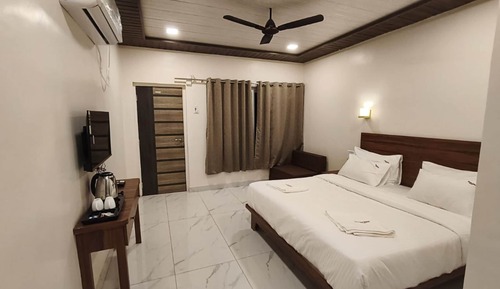 Executive Room, Balcony, Hill View