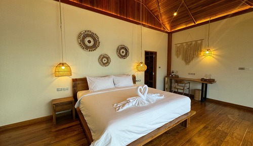 Studio Suite, Pool View