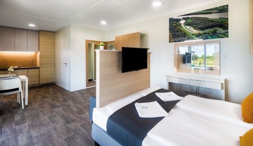 Honeymoon Apartment