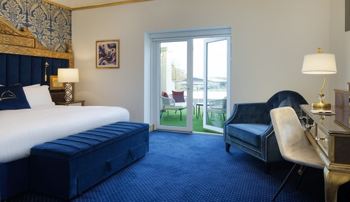 Deluxe Room with Bath