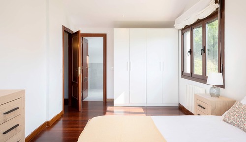 House (5 Bedrooms)