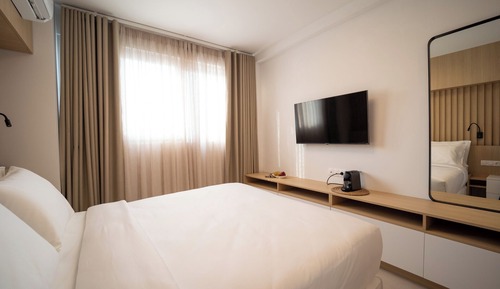 Comfort Suite, City View