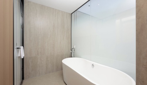 1 King Standard Extra Floor Space With Bath