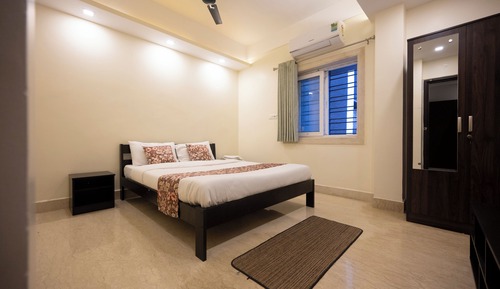 Standard Queen Room, 1 Queen Bed, Non Smoking, Private Washroom