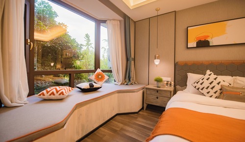 Classic Room, 1 King Bed, Non Smoking, River View