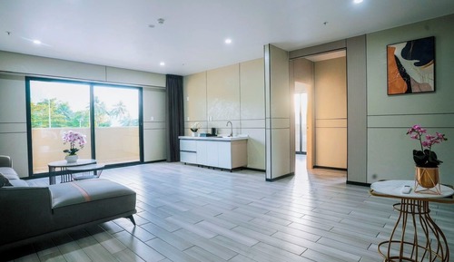 Deluxe Suite, Balcony, Hill View