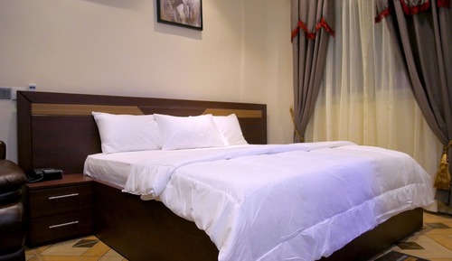 Luxury Suite, Balcony