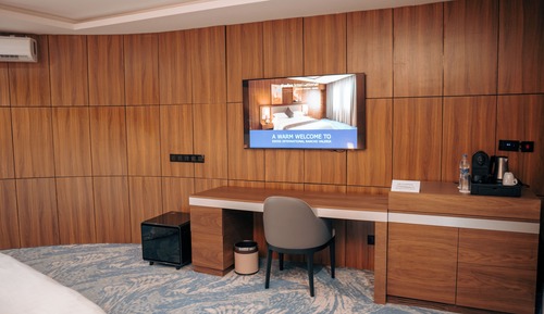 Executive Suite, City View