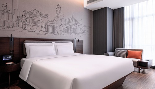 Deluxe King Room