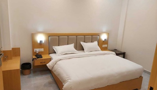 Deluxe Room, City View
