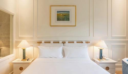 Deluxe Double Room, 1 King Bed, Valley View