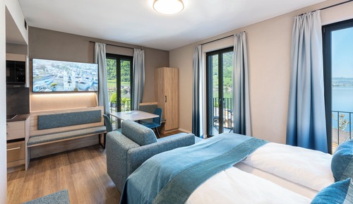 Superior Double Room, Kitchen, Lake View