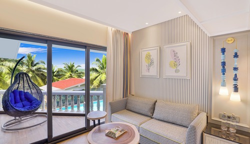 Deluxe Room, 1 King Bed, Balcony