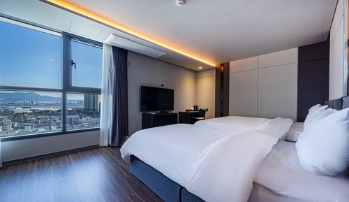 Junior Suite, City View