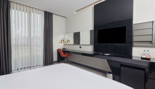 Superior French Room