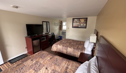 Deluxe Room, 2 Double Beds, Refrigerator & Microwave, Lake View