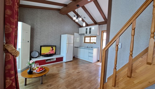 Family Room (1 Double, 1 Futon)